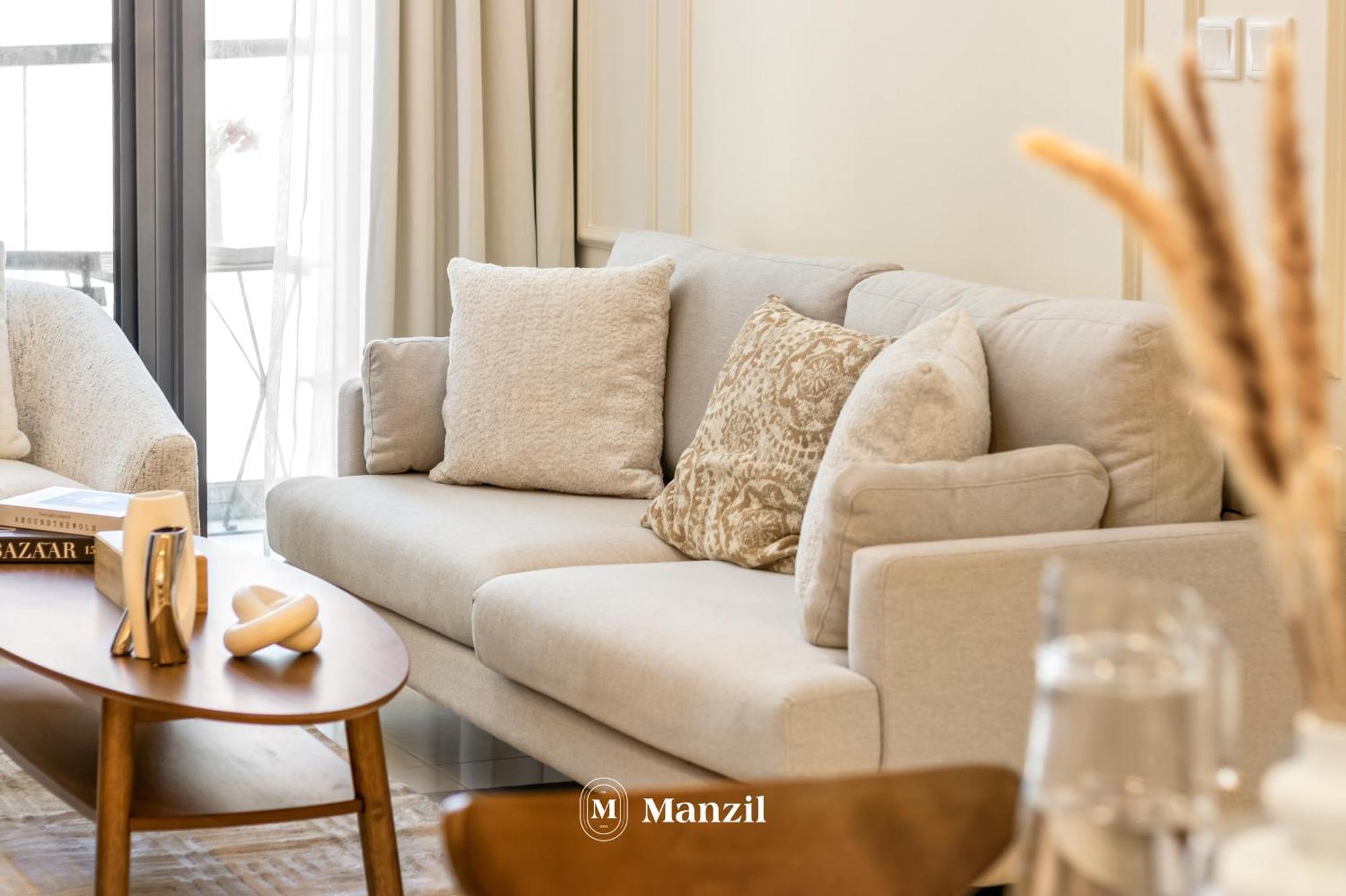 Manzil - 2br In Business Bay With Canal Views Apartment *