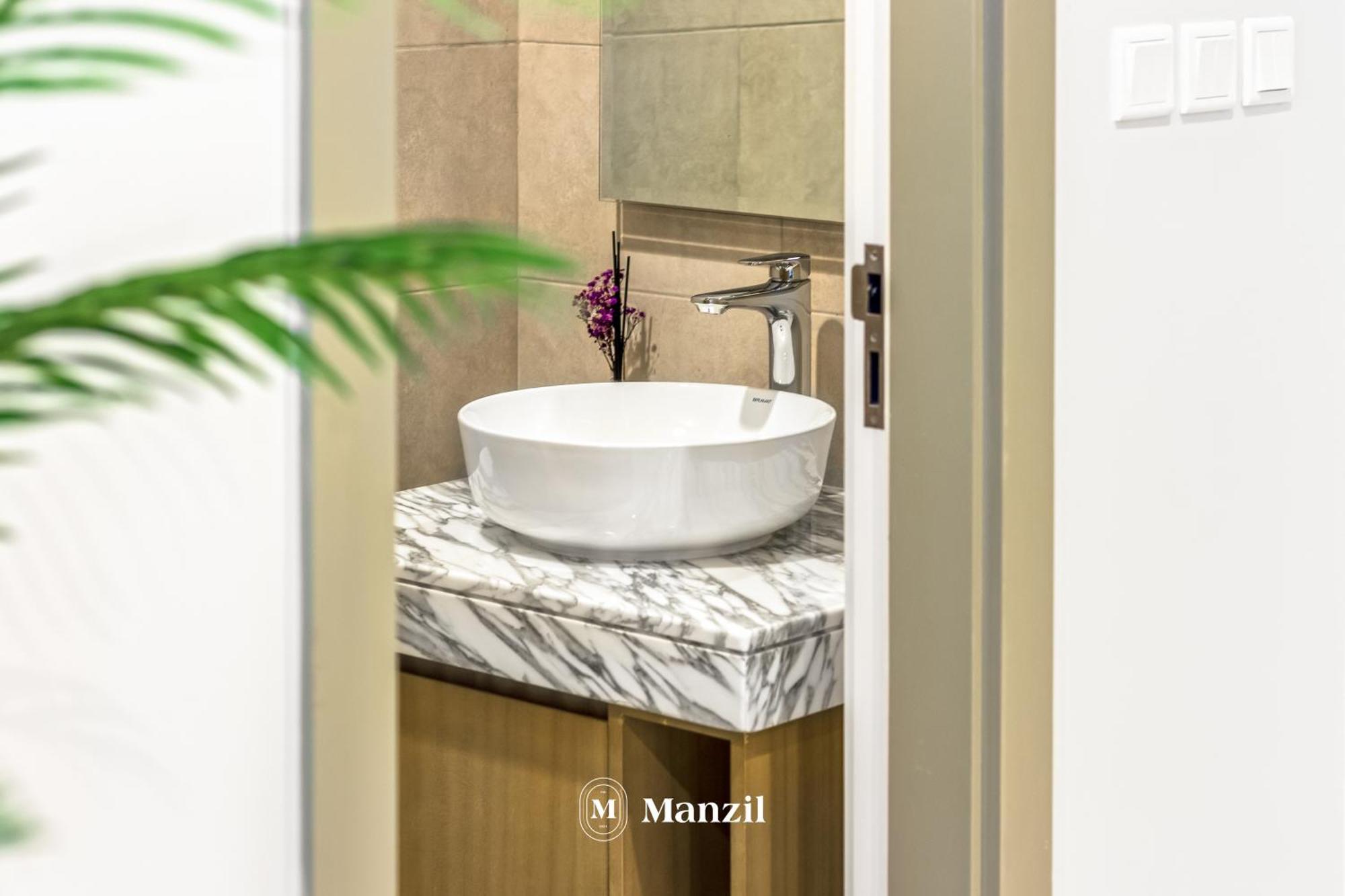 Manzil - 2br In Business Bay With Canal Views