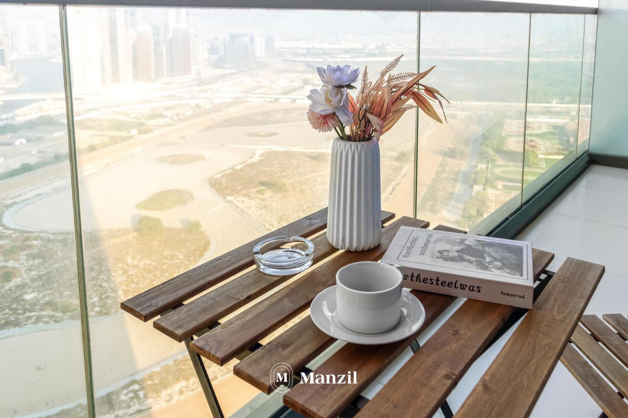 Manzil - 2br In Business Bay With Canal Views *