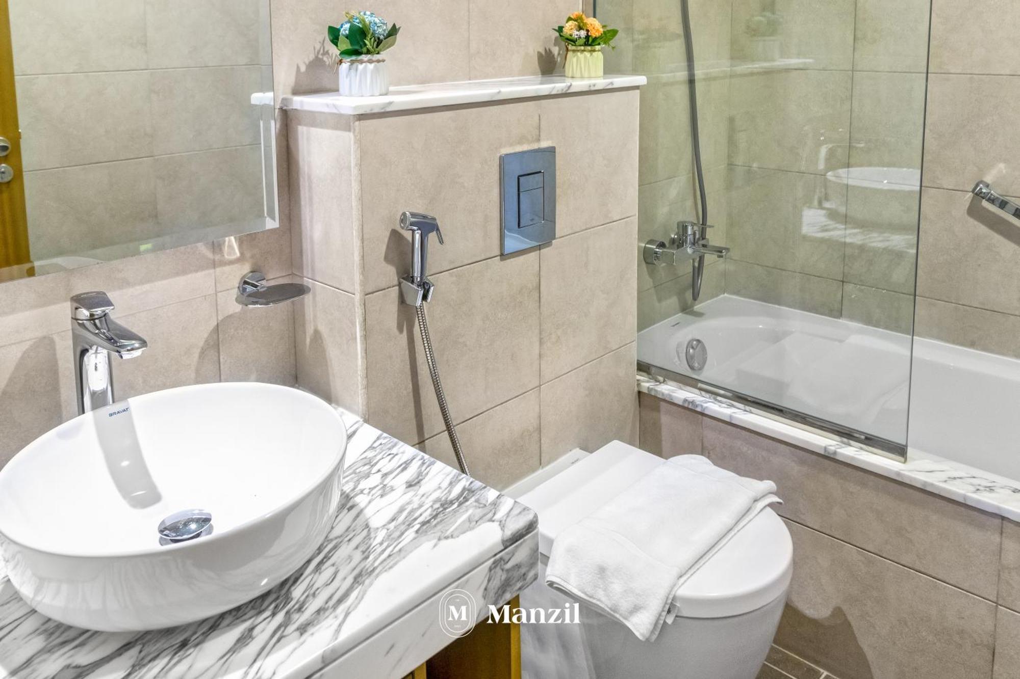 Manzil - 2br In Business Bay With Canal Views Apartment