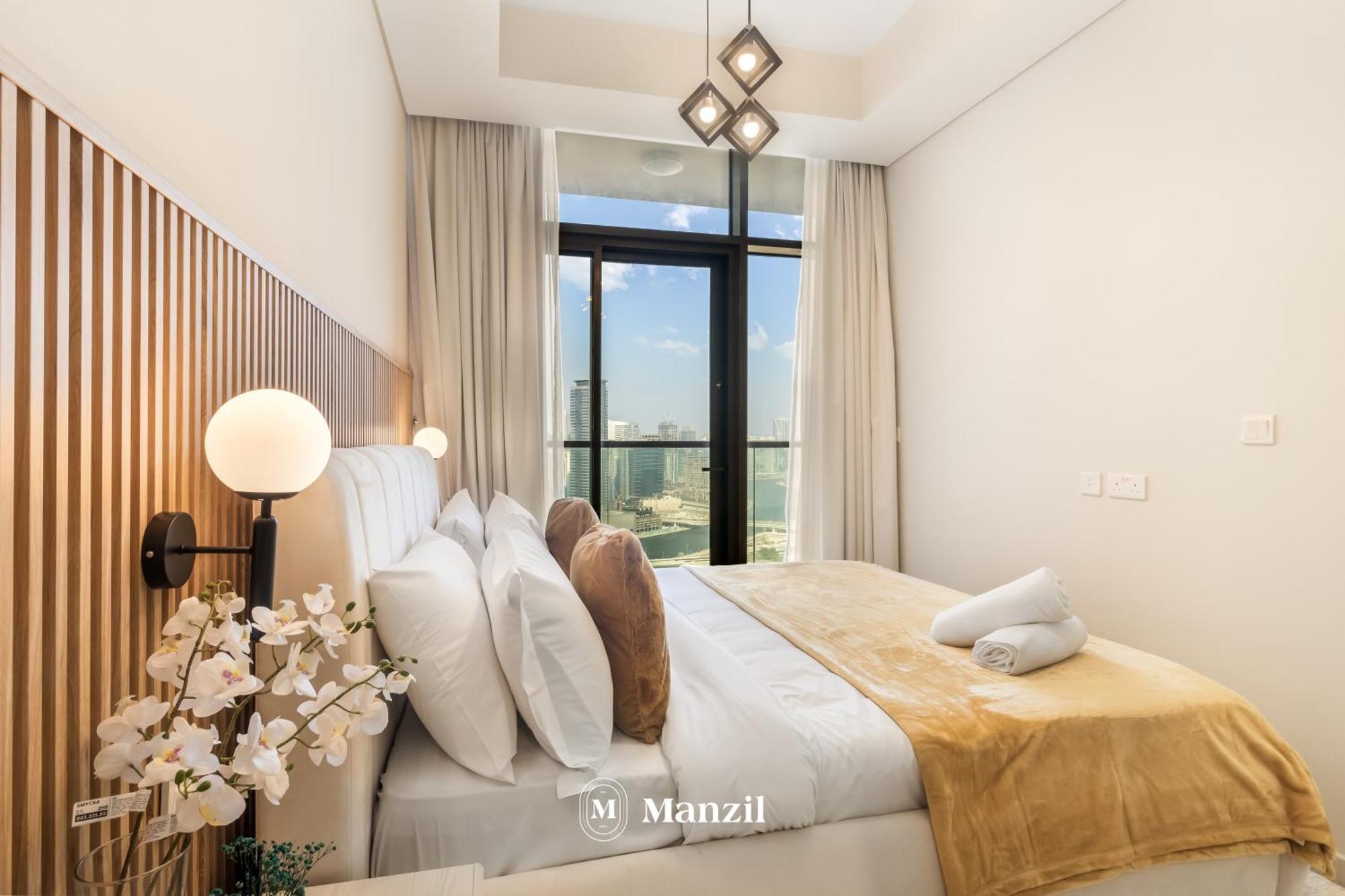 Manzil - 2br In Business Bay With Canal Views *